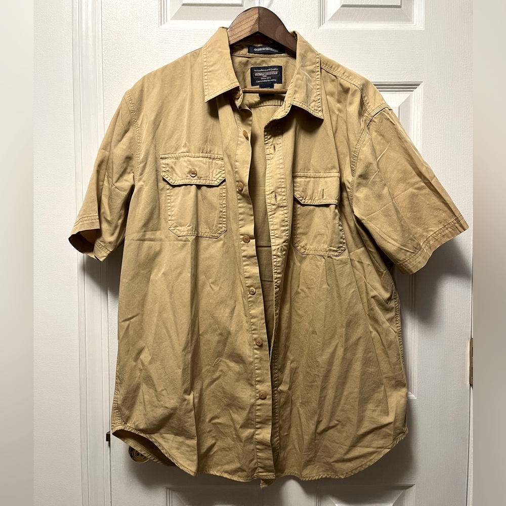 Ocean Breeze Short Sleeve Button Up Khaki Shirt, Size Men’s Large